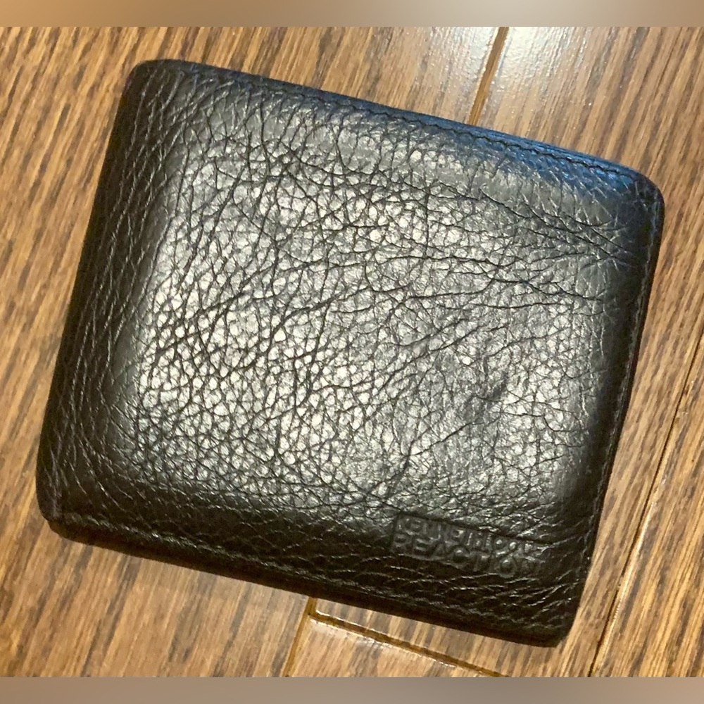 Vintage Kenneth Cole pebble grain leather wallet